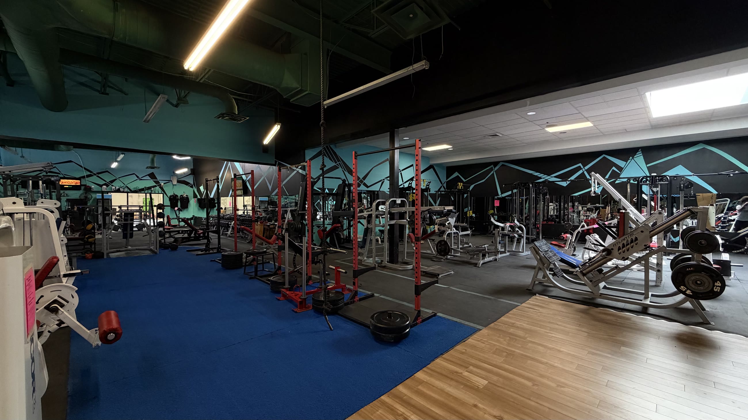 Salle d'entraînement Stay Fit à Laval, accès 24/7